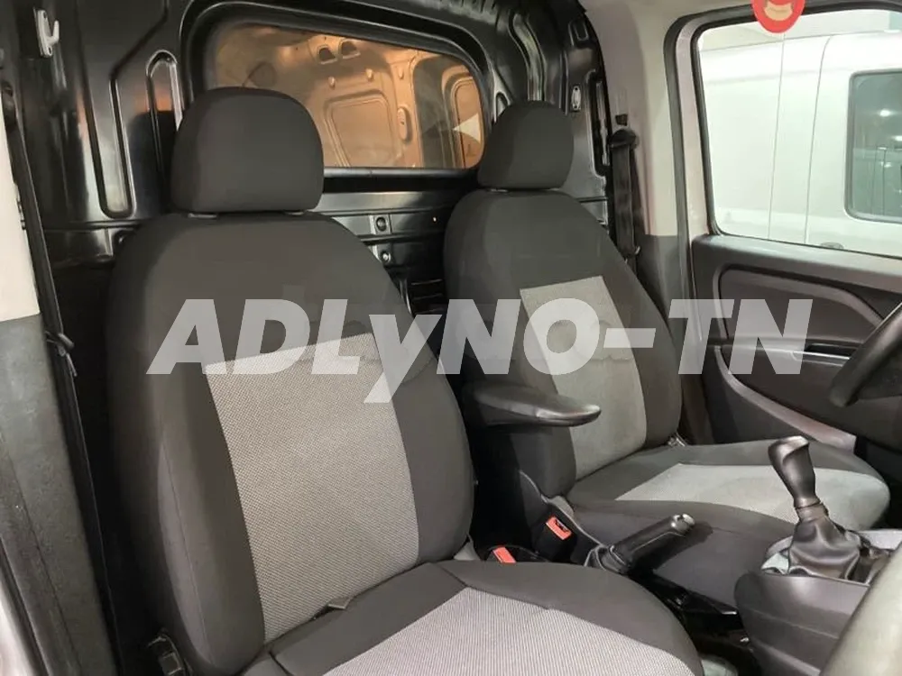 2021 FIAT DOBLO PREMIÈRE MAIN ?