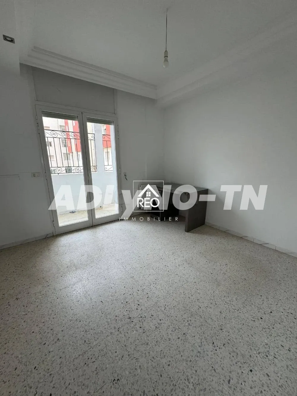 À Vendre : Un appartement S+4 situé à Jardin L'Aouina