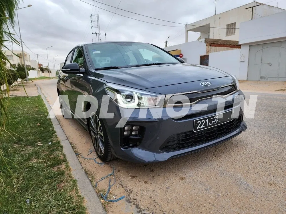  Hyundai grand i10 Essence année 2023 Âge 2 Ans 4 cylindre, 1.2 