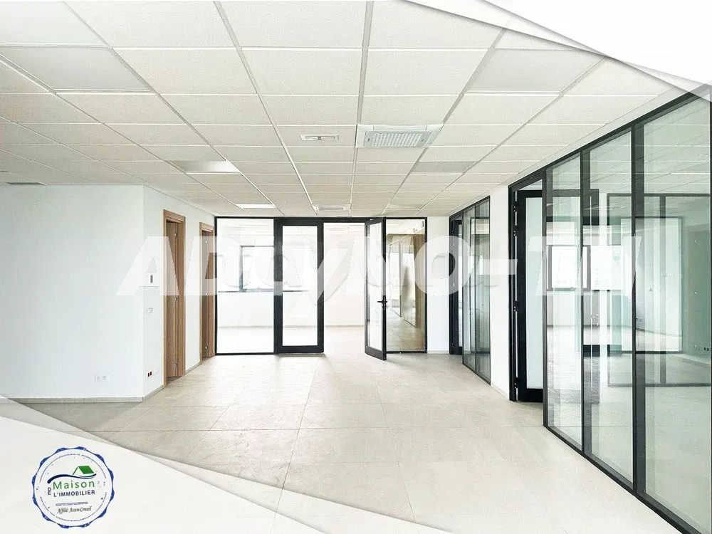 A louer espace travail 896 m² au Lac 3