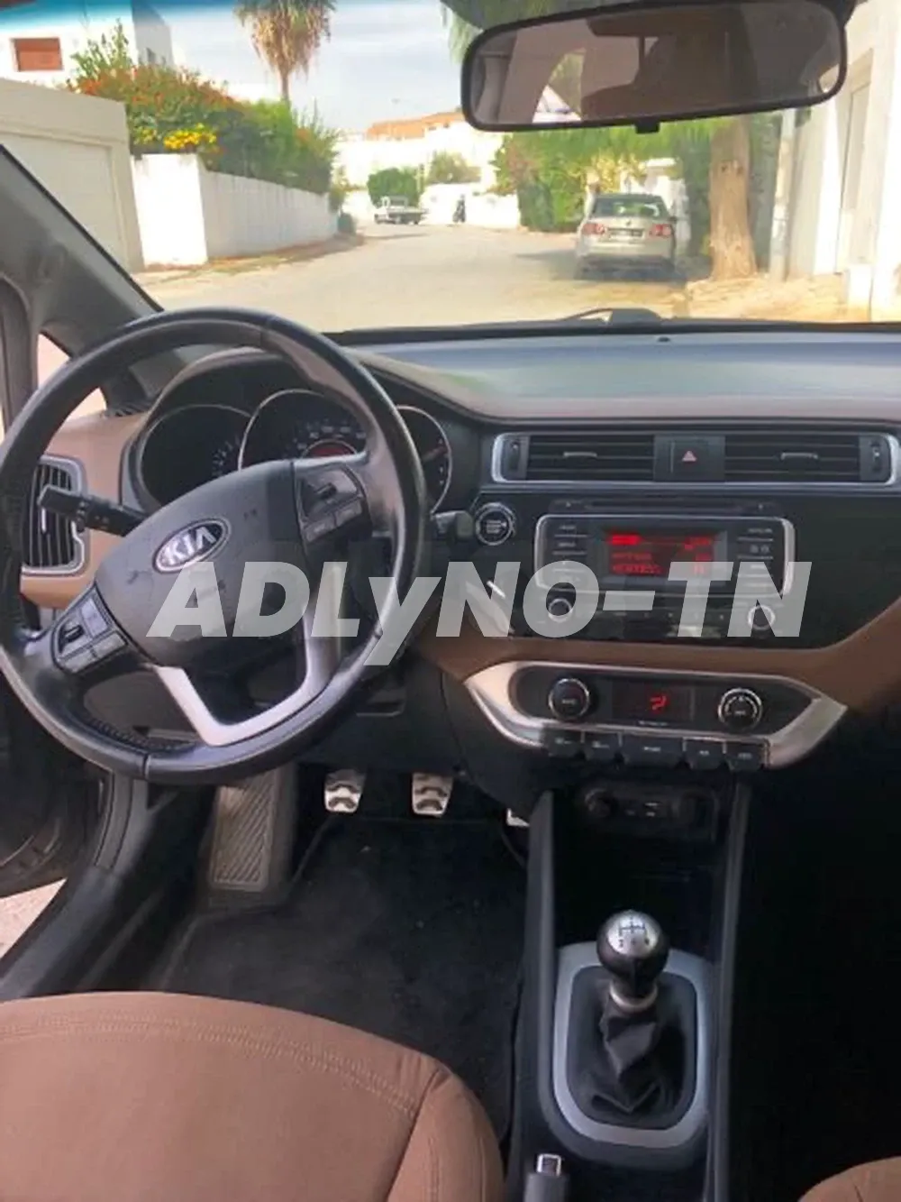 Dame vend KIA Rio 1ère main 85000km