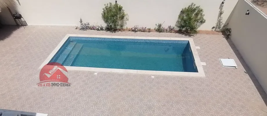 GRANDE VILLA AVEC PISCINE A DJERBA - RÉF L762