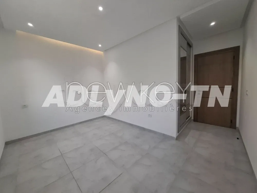 Un Appartement S+2 Neuf à louer à La Soukra