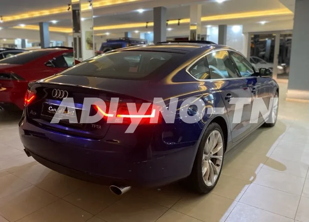 2015 AUDI A5 TOIT OUVRANT PREMIERE MAIN ?