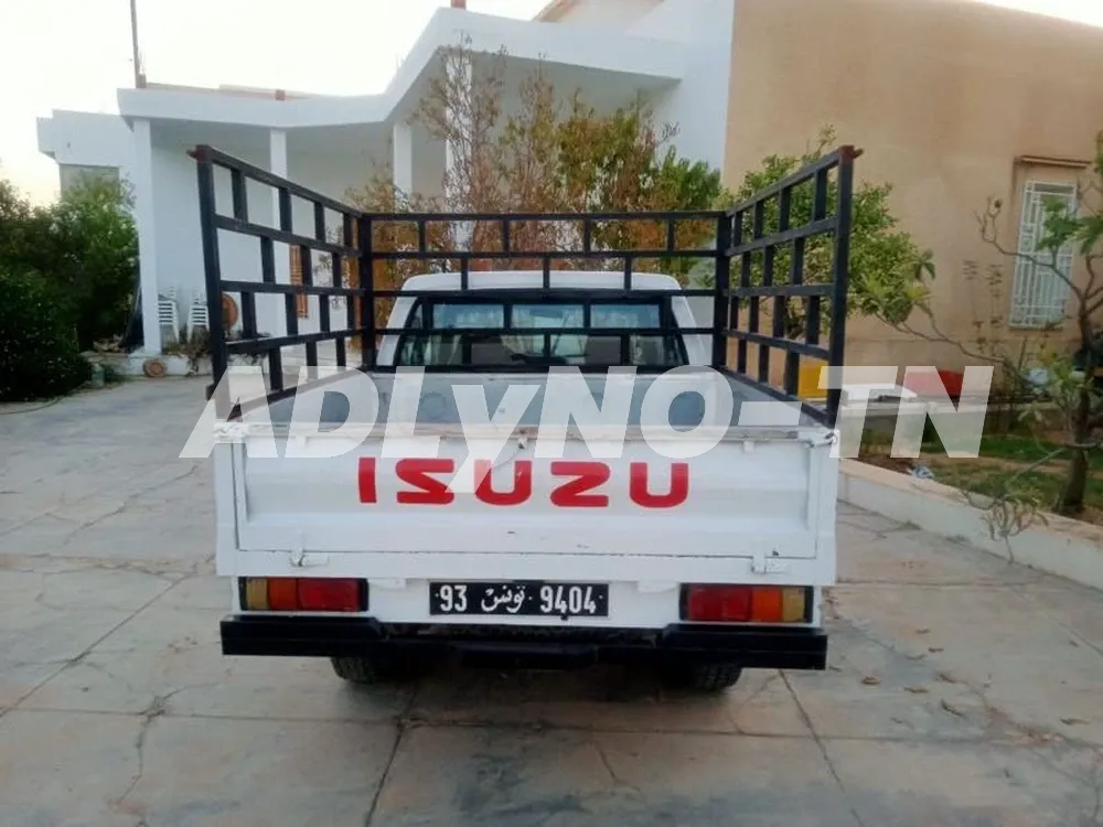 isuzu tres propre