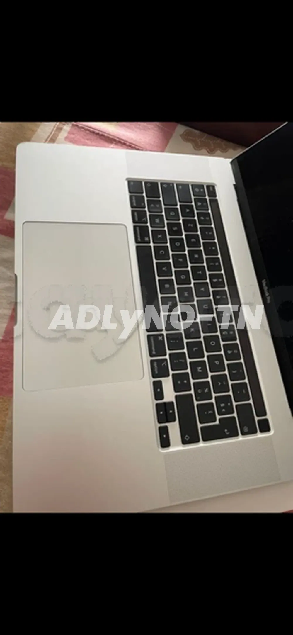 MacBook Pro 2019 512g SSD 16g ram 16 pouces écran état neuf aucun défaut tt en marche 10/10 avec le chargeur et facture prix 3100dt tel 20172643