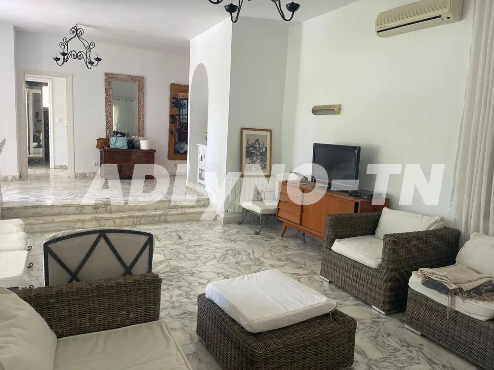 BELLE ET GRANDE VILLA A VENDRE A HAMMAMET NORD ZONE TOURISTIQUE