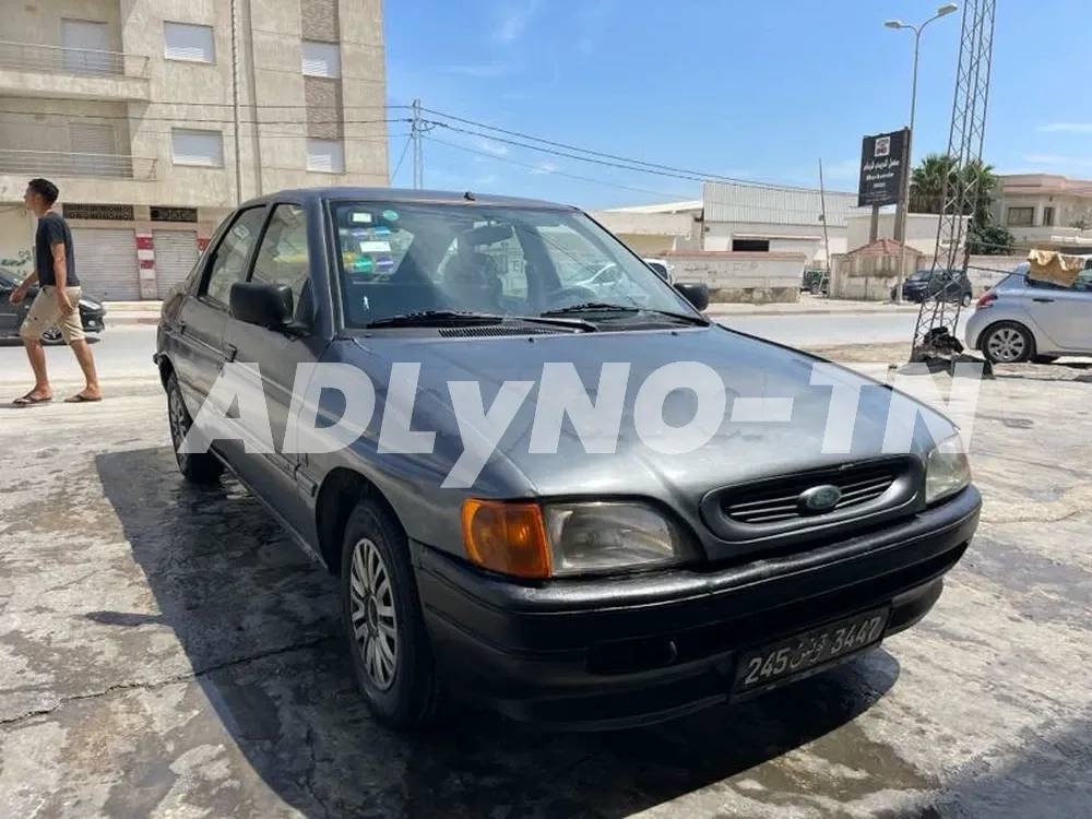 Ford ESCort Premier main Gazoile ?