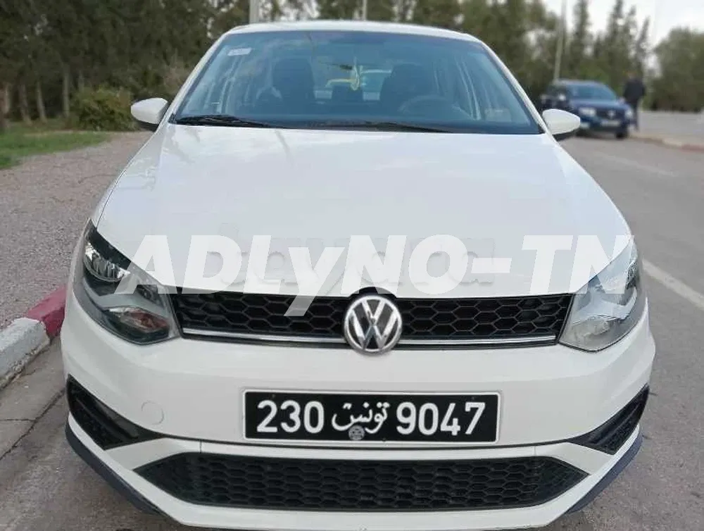 POLO SEDAN HIGHLINE TOUTE OPTIONS NEUVE TEL 21904040