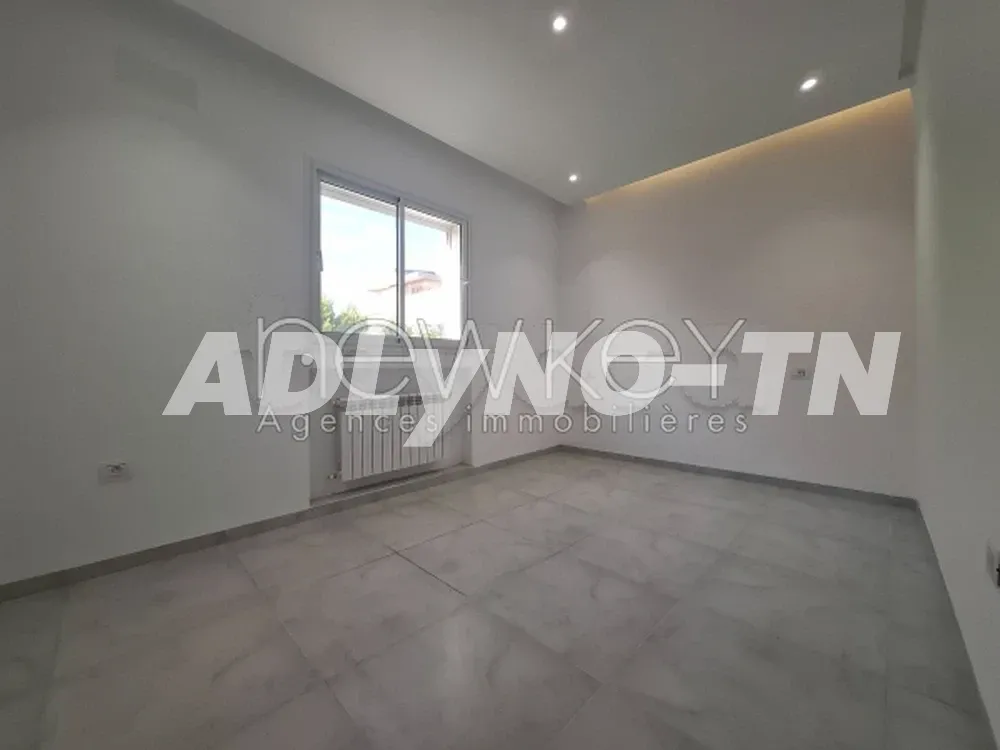 Un Appartement S+2 Neuf à louer à La Soukra