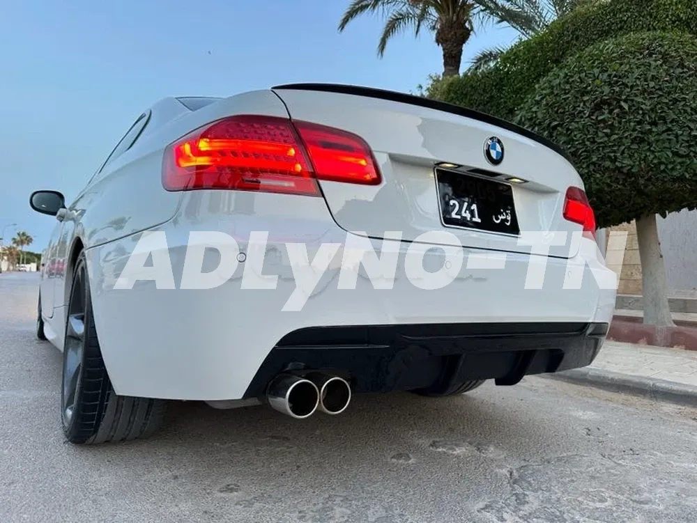 bmw serie 320i coupé e92 restylé phase 2 kit M// état irréprochable