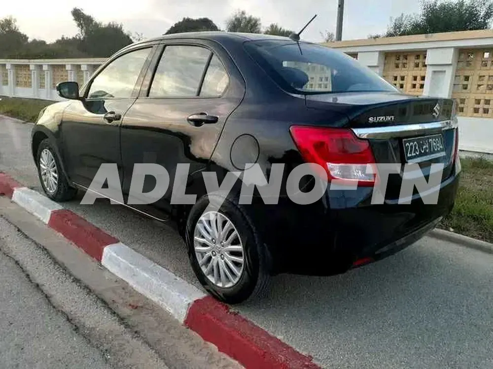 SUZUKI DZIRE PREMIÈRE MAIN TRÈS PROPRE