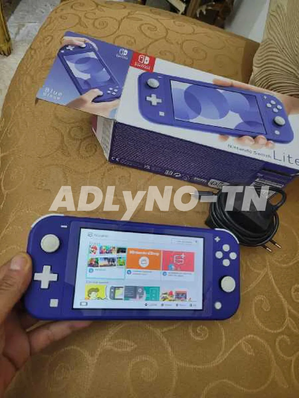 nintendo switch lite non patchée avec paquet et chargeur dorigine prix 430d