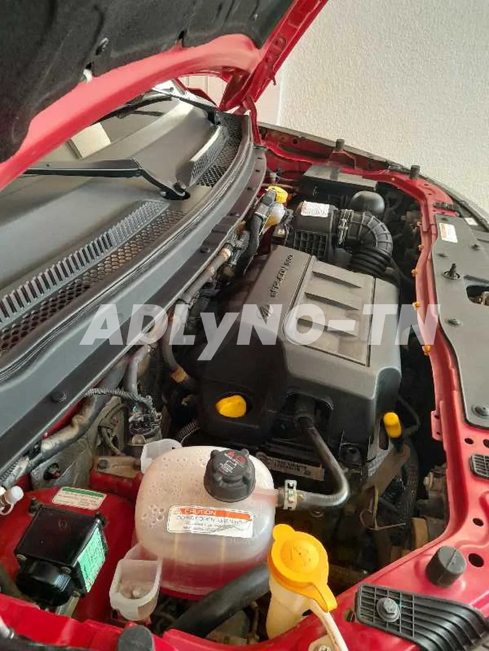 MAHINDRA KUV 100 K6 +